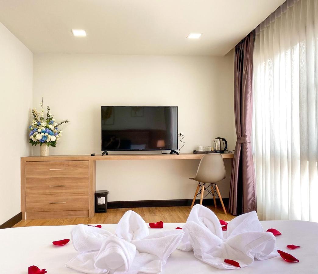 De Luxe Boutique & Rooftop Chiang Mai Zewnętrze zdjęcie